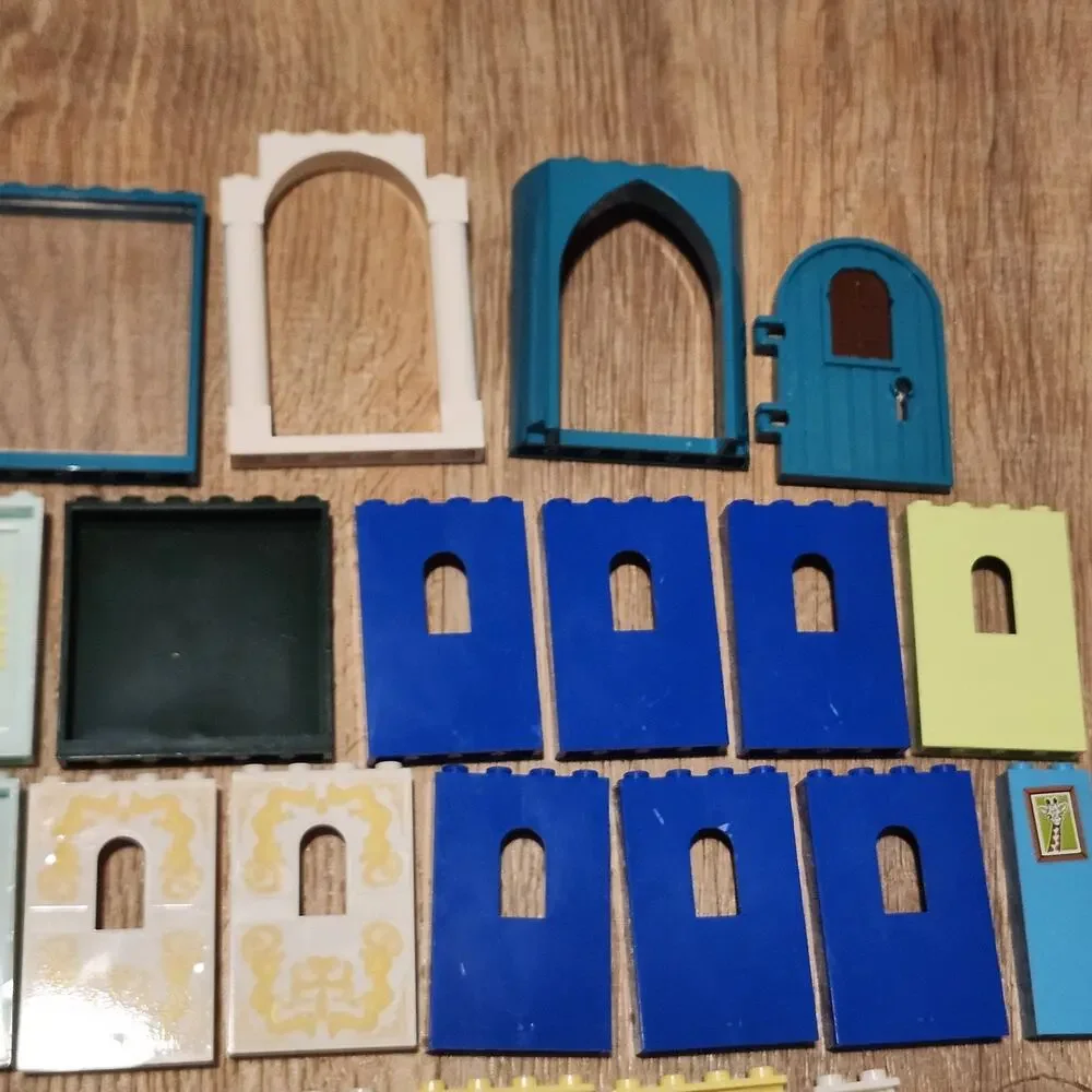LEGO Lot of 62 Disney & Friends Castle Wall Panel Gate Fence Door Arch Window